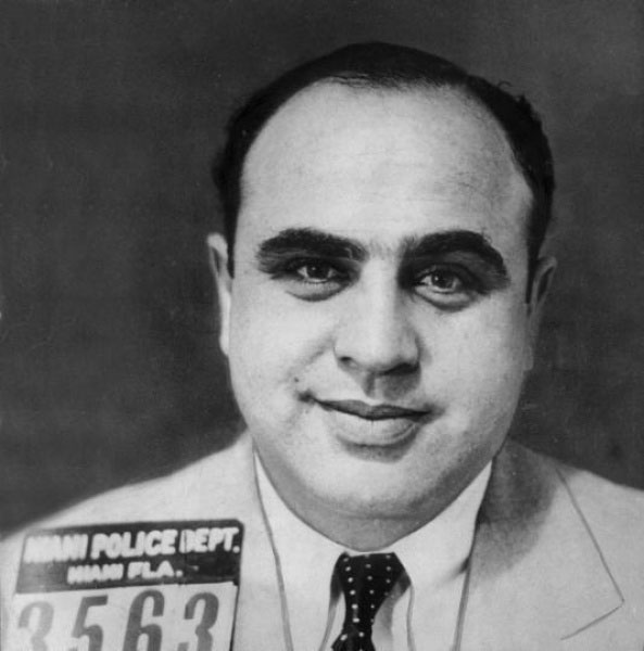 Foto del gánster estadounidense Al Capone (1899-1947) tomada por el Departamento de Policía de Miami.