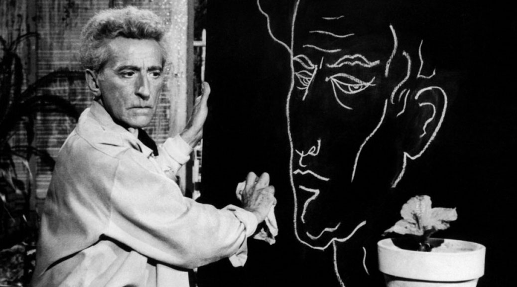 El escritor y cineasta francés Jean Cocteau escribe, dirige y protagoniza 'El testamento de Orfeo o no me pregunten por qué' (1960).