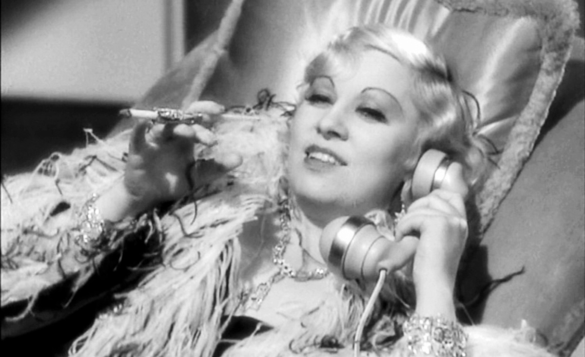 Fotograma de la actriz, cantante, guionista y dramaturga estadounidense Mae West (1893-1980).